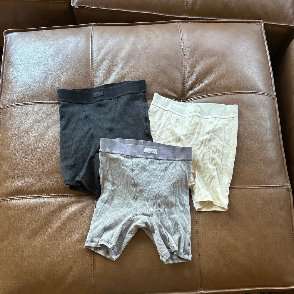 Three pack SKIMS boxers for women